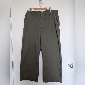 Gap loose khaki in olive 16